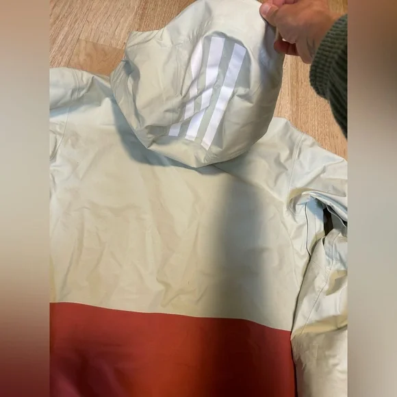 Adidas Terrex women’s Gore Tex ski and snowboard shell jacket size Large - Picture 11 of 11